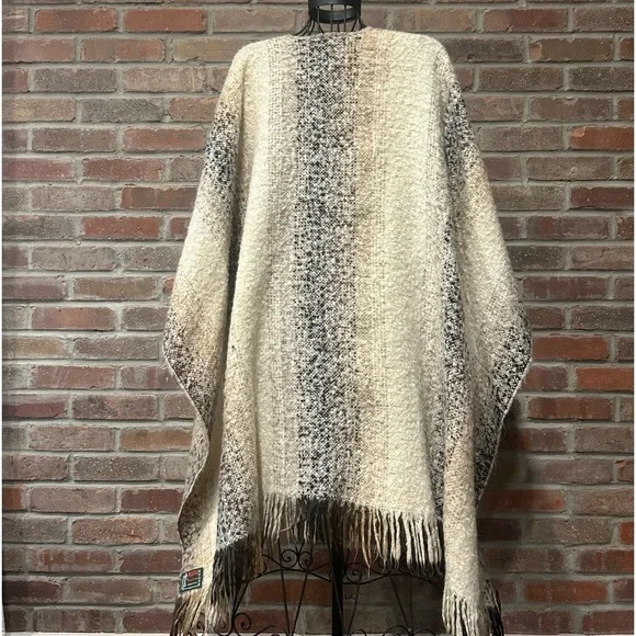 One Size Fits All Cape/Poncho, Molina by Jimmy Hourihan, Bought In Ireland - Picture 2 of 6